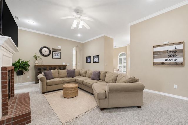 790 E Emerson Lane, Fayetteville, AR 72701