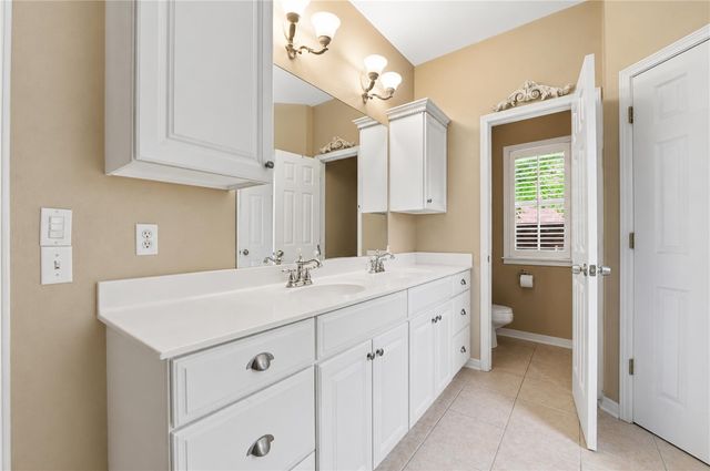 790 E Emerson Lane, Fayetteville, AR 72701