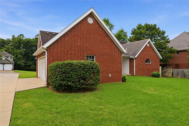 790 E Emerson Lane, Fayetteville, AR 72701