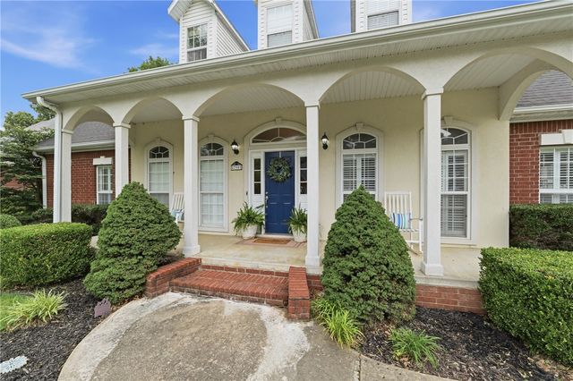 790 E Emerson Lane, Fayetteville, AR 72701