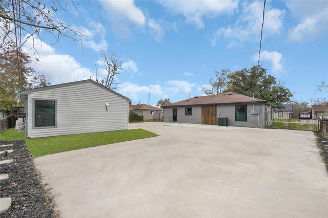 4331 Herridge Street, Houston, TX 77022