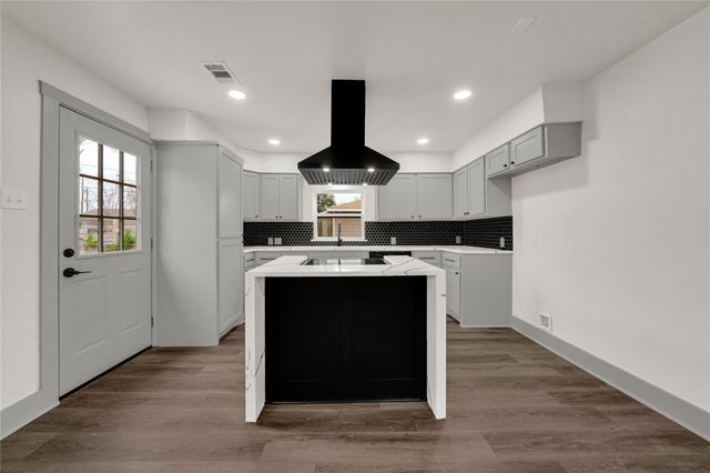 4331 Herridge Street, Houston, TX 77022