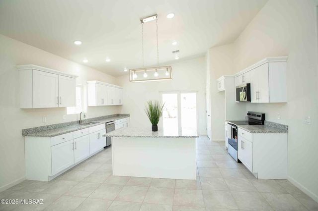 1821 Circulo Mexicali, Rio Rico, AZ 85648