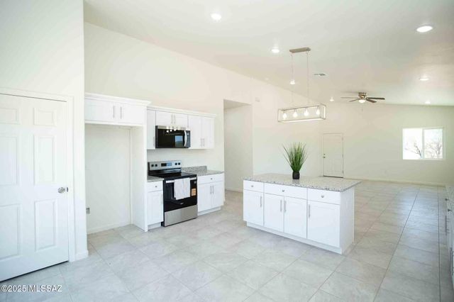 1821 Circulo Mexicali, Rio Rico, AZ 85648