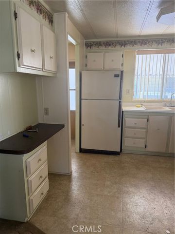 9391 California Ave 13, Riverside, CA 92503