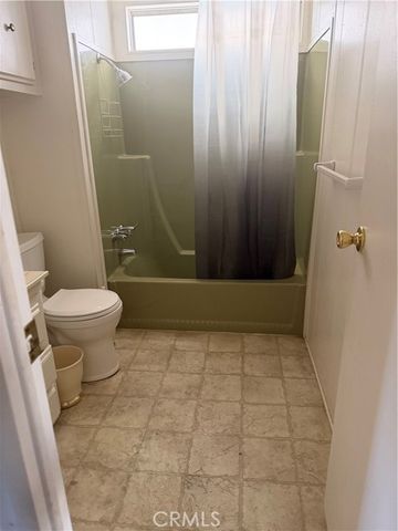 9391 California Ave 13, Riverside, CA 92503