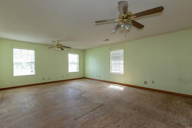 910 Ray Rd., Jacksonville, AR 72076