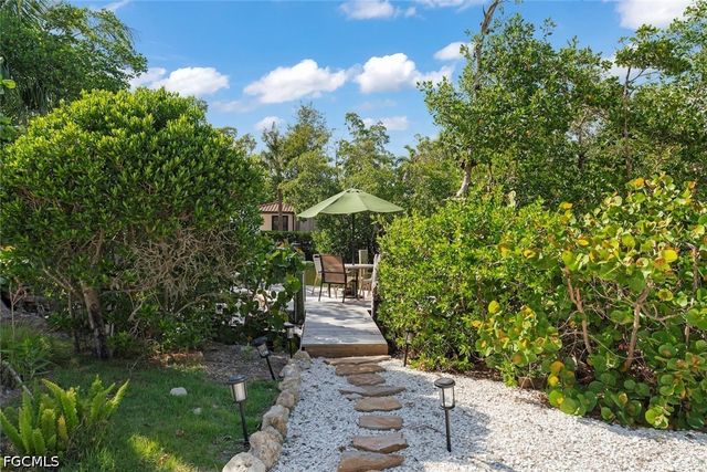 500 Kinzie Island CT, Sanibel, FL 33957