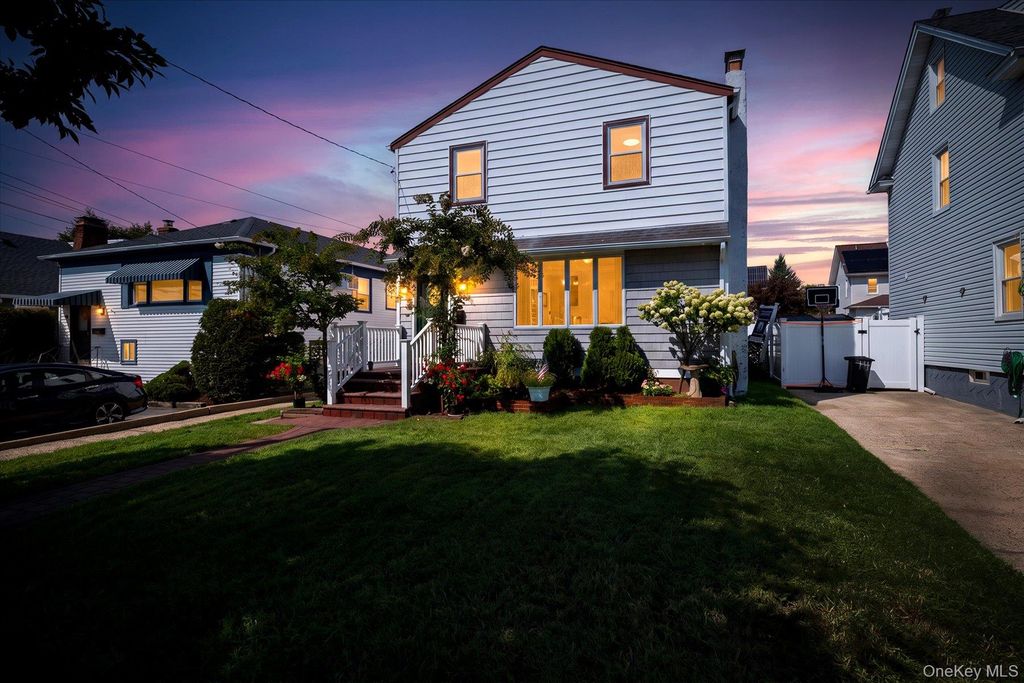 48 W Windsor Parkway, Oceanside, NY 11572 — exterior