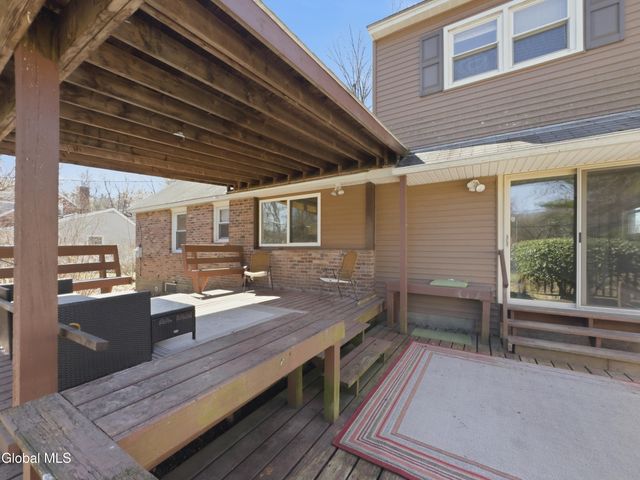 138 Birchwood Drive, Guilderland, NY 12303