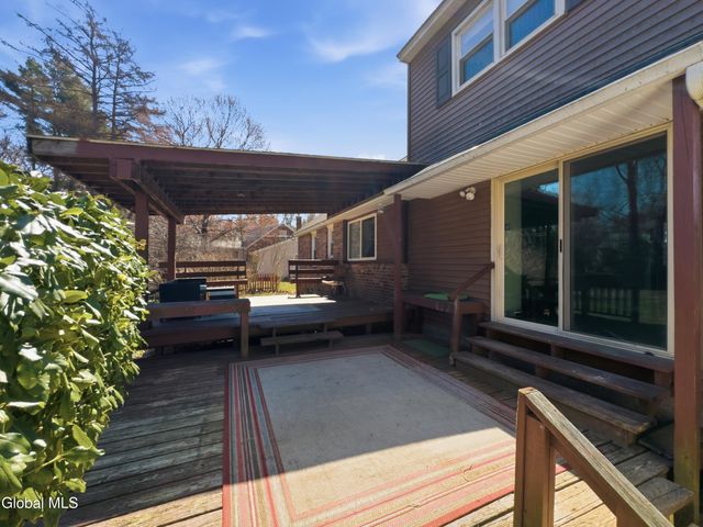 138 Birchwood Drive, Guilderland, NY 12303
