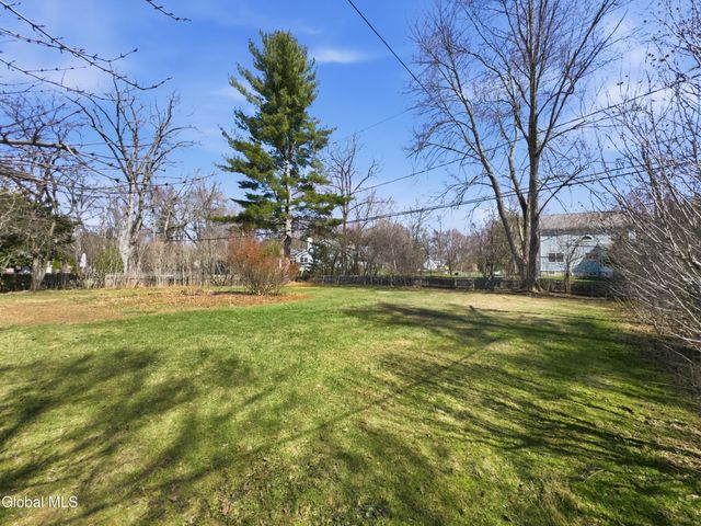 138 Birchwood Drive, Guilderland, NY 12303