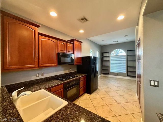 8273 Settlers Inn Court, Las Vegas, NV 89178