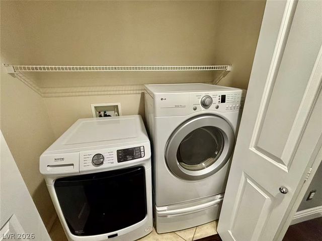 8273 Settlers Inn Court, Las Vegas, NV 89178