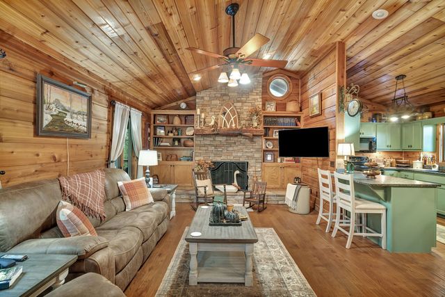 262 Brushy Rd, Centerville, TN 37033