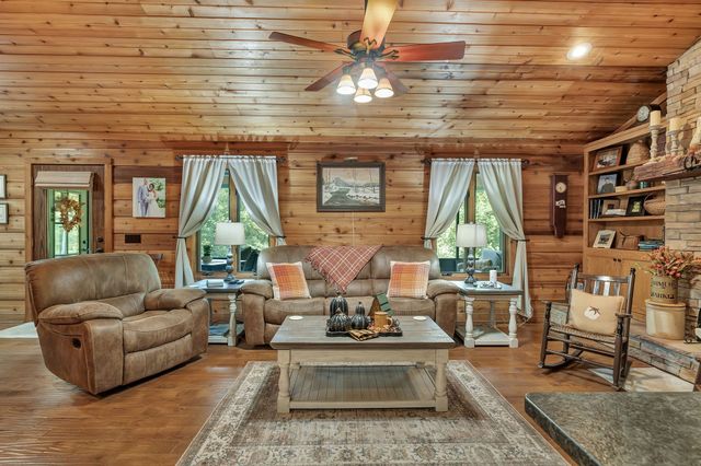 262 Brushy Rd, Centerville, TN 37033