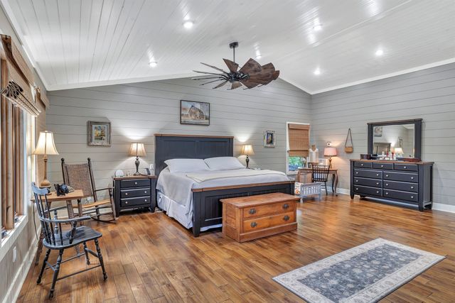 262 Brushy Rd, Centerville, TN 37033