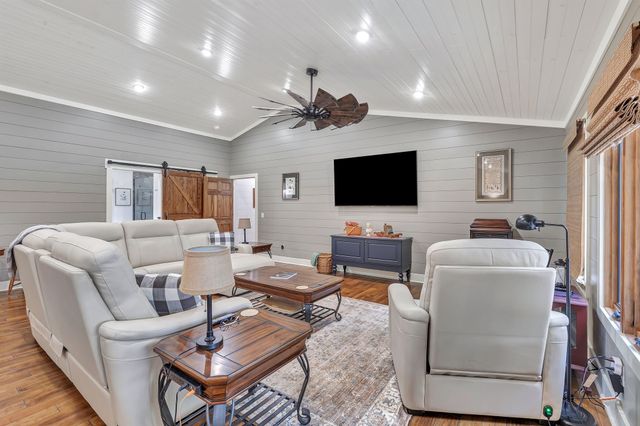 262 Brushy Rd, Centerville, TN 37033