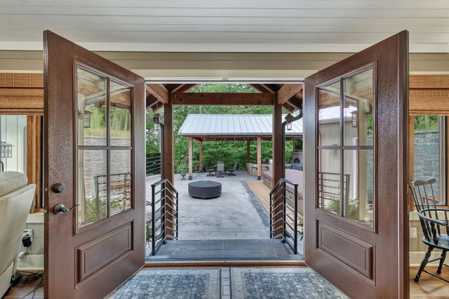 262 Brushy Rd, Centerville, TN 37033