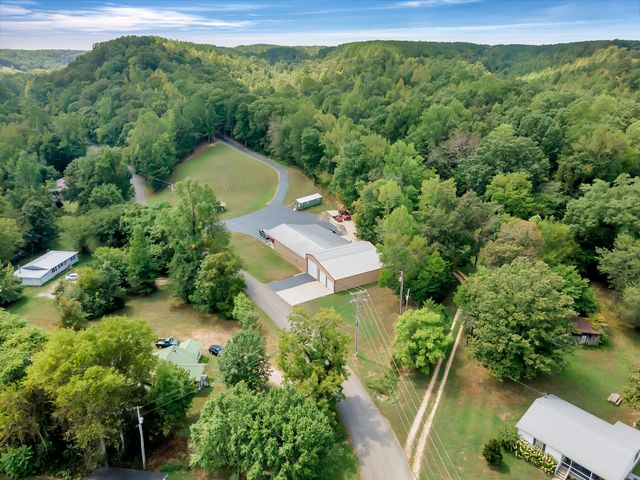 262 Brushy Rd, Centerville, TN 37033