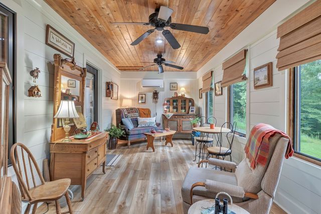 262 Brushy Rd, Centerville, TN 37033