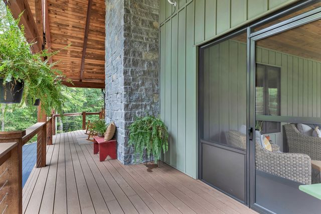 262 Brushy Rd, Centerville, TN 37033