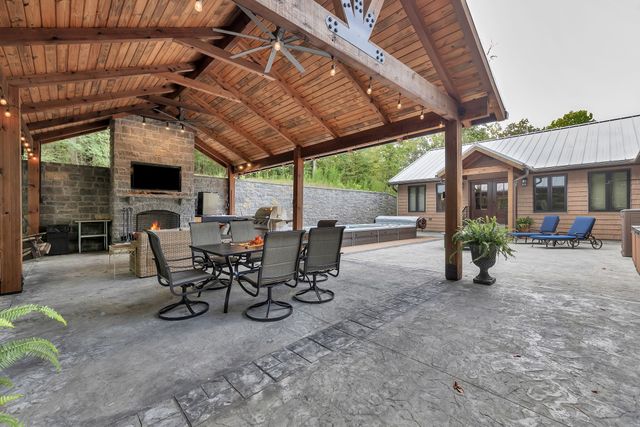 262 Brushy Rd, Centerville, TN 37033