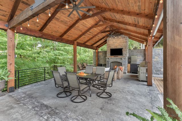 262 Brushy Rd, Centerville, TN 37033