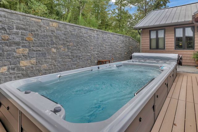 262 Brushy Rd, Centerville, TN 37033