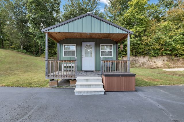 262 Brushy Rd, Centerville, TN 37033