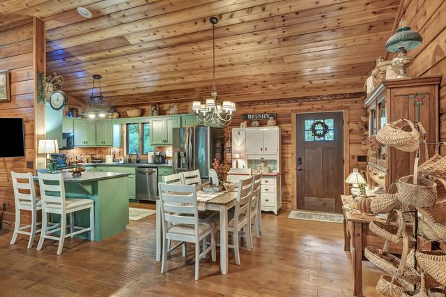 262 Brushy Rd, Centerville, TN 37033