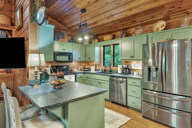 262 Brushy Rd, Centerville, TN 37033