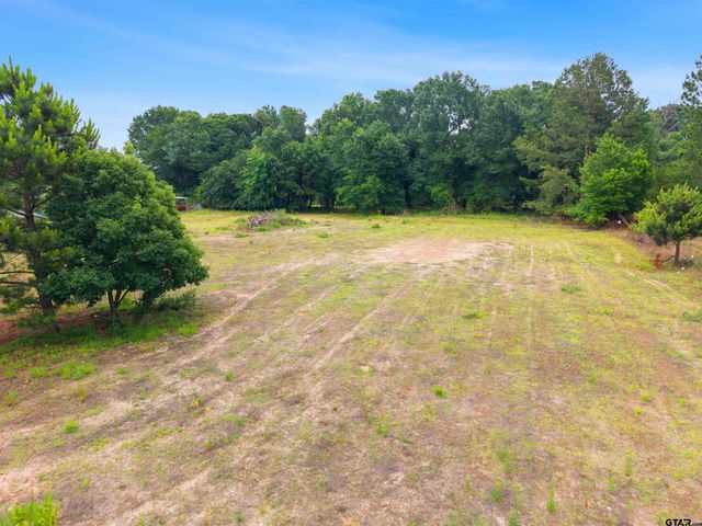 2425 Thompson Ln, Tyler, TX 75701