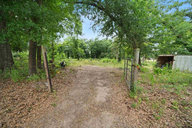 2425 Thompson Ln, Tyler, TX 75701