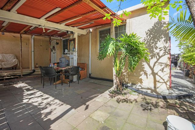 1553 E 7th St, Stockton, CA 95206