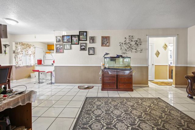 1553 E 7th St, Stockton, CA 95206