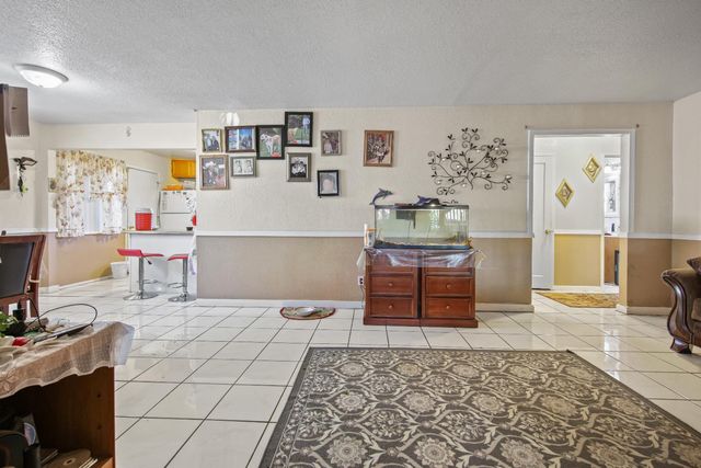 1553 E 7th St, Stockton, CA 95206