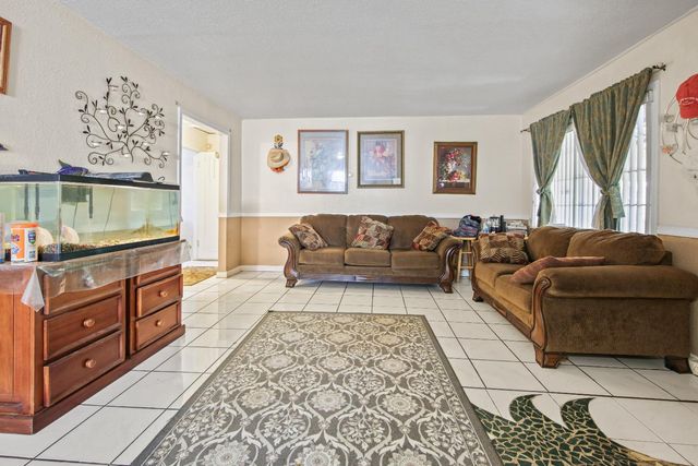 1553 E 7th St, Stockton, CA 95206