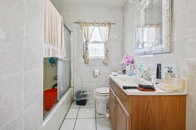 1553 E 7th St, Stockton, CA 95206