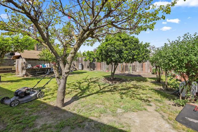 1553 E 7th St, Stockton, CA 95206