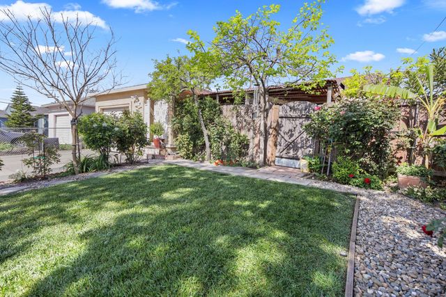 1553 E 7th St, Stockton, CA 95206