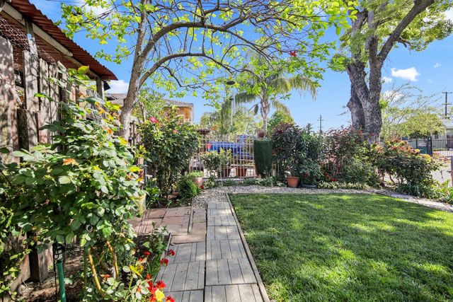 1553 E 7th St, Stockton, CA 95206