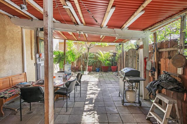 1553 E 7th St, Stockton, CA 95206