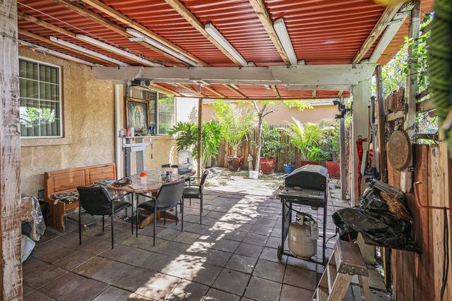 1553 E 7th St, Stockton, CA 95206