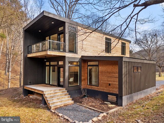 1956 DOVE HOLLOW RD, Mathias, WV 26812