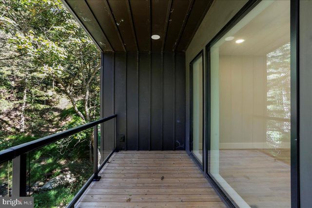 1956 DOVE HOLLOW RD, Mathias, WV 26812