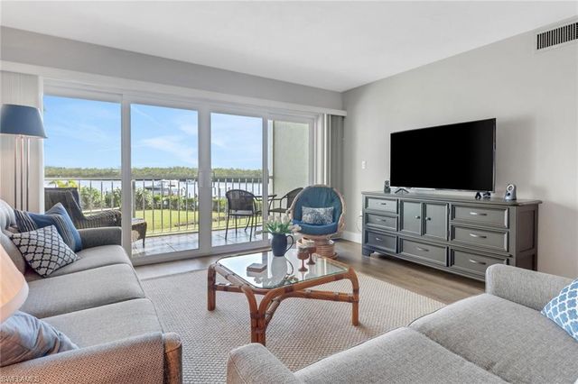 309 Goodlette-Frank RD S # A305, Naples, FL 34102