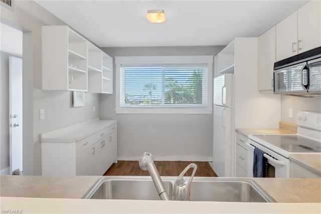 309 Goodlette-Frank RD S # A305, Naples, FL 34102