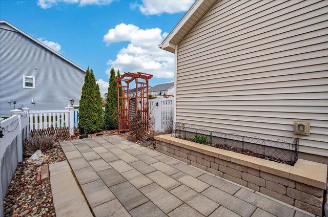 9314 Highland Gate Way, Verona, WI 53593