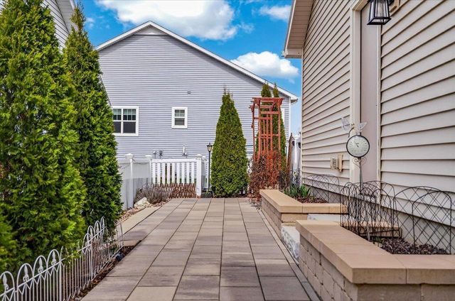 9314 Highland Gate Way, Verona, WI 53593